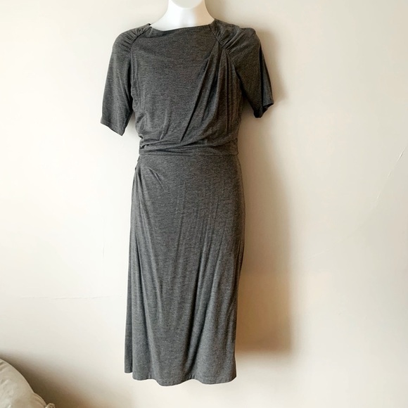 Grey jersey knit dress short sleeve with ruche side - Picture 2 of 4